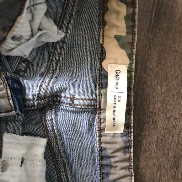 Gap camo girlfriend jeans! - Picture 3 of 4